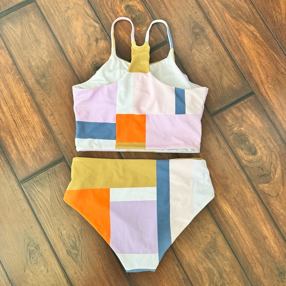 Color Block Bikini Set - Picture 2 of 9